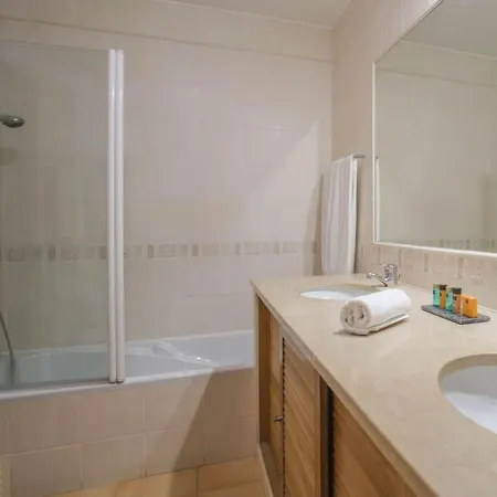 Estrela Da Casavalerie With Gym And Indoor Pool *